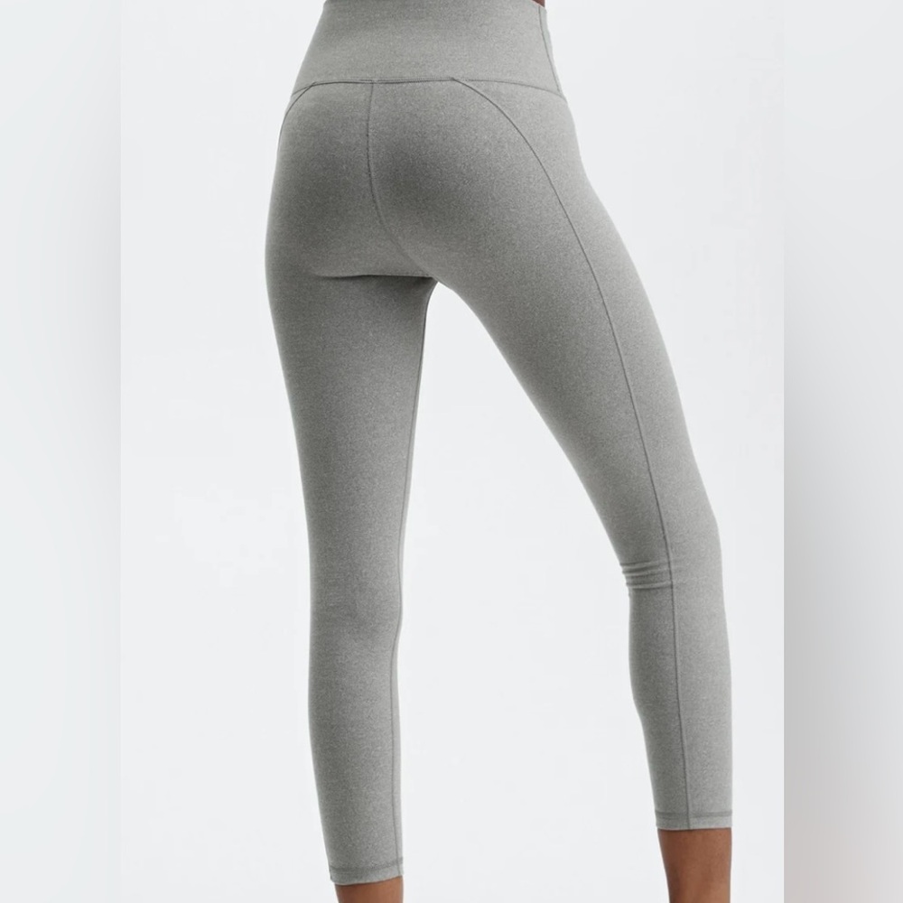 Fabletics‎ Gray  High-waisted 7/8 leggings womens plus size 3x